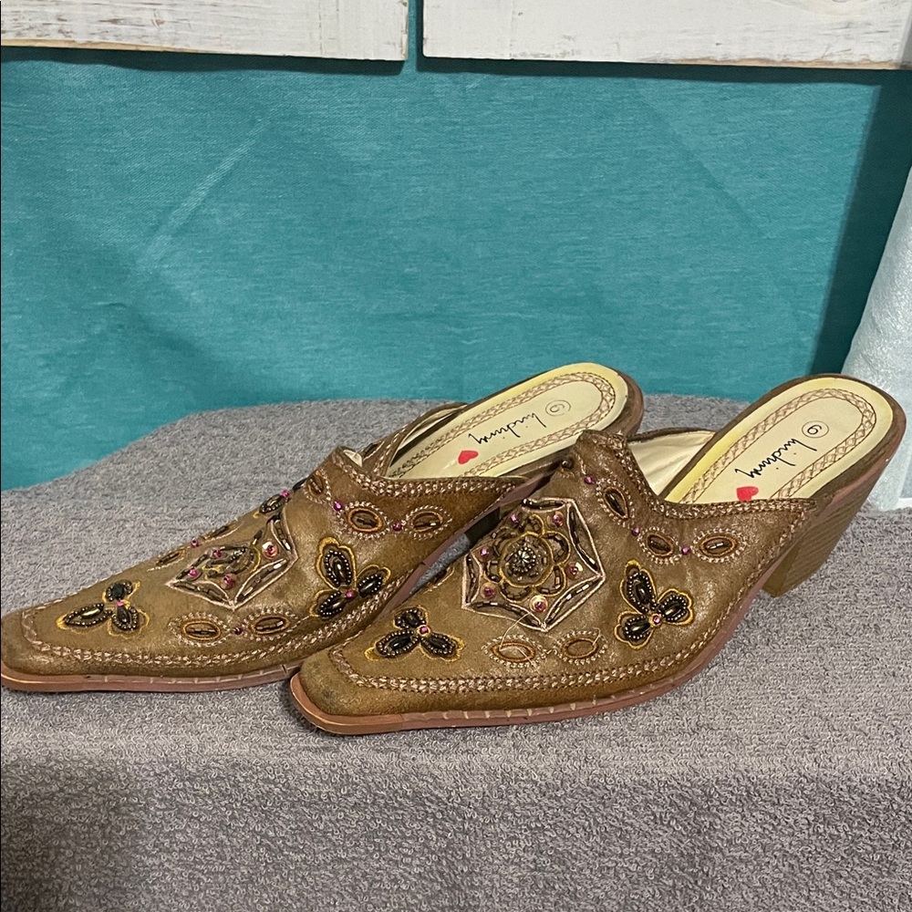 Luichiny Tan Embroidered Mules